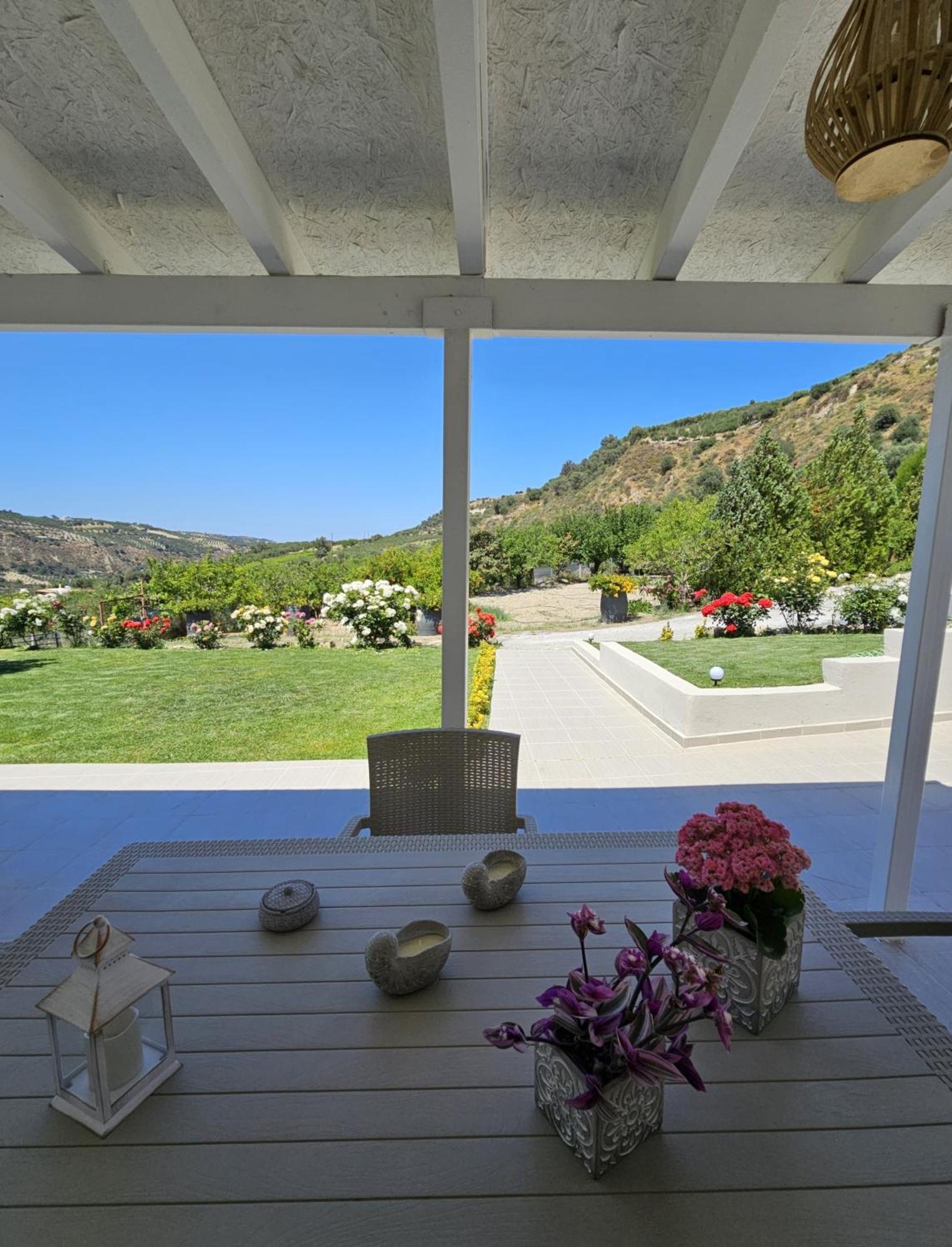 Ornament: Infinite Nature Villa Dhafnes Exterior foto
